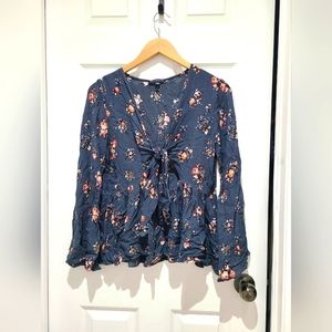 American Eagle Outfitters Floral Tie-front Blouse. SIZE XL